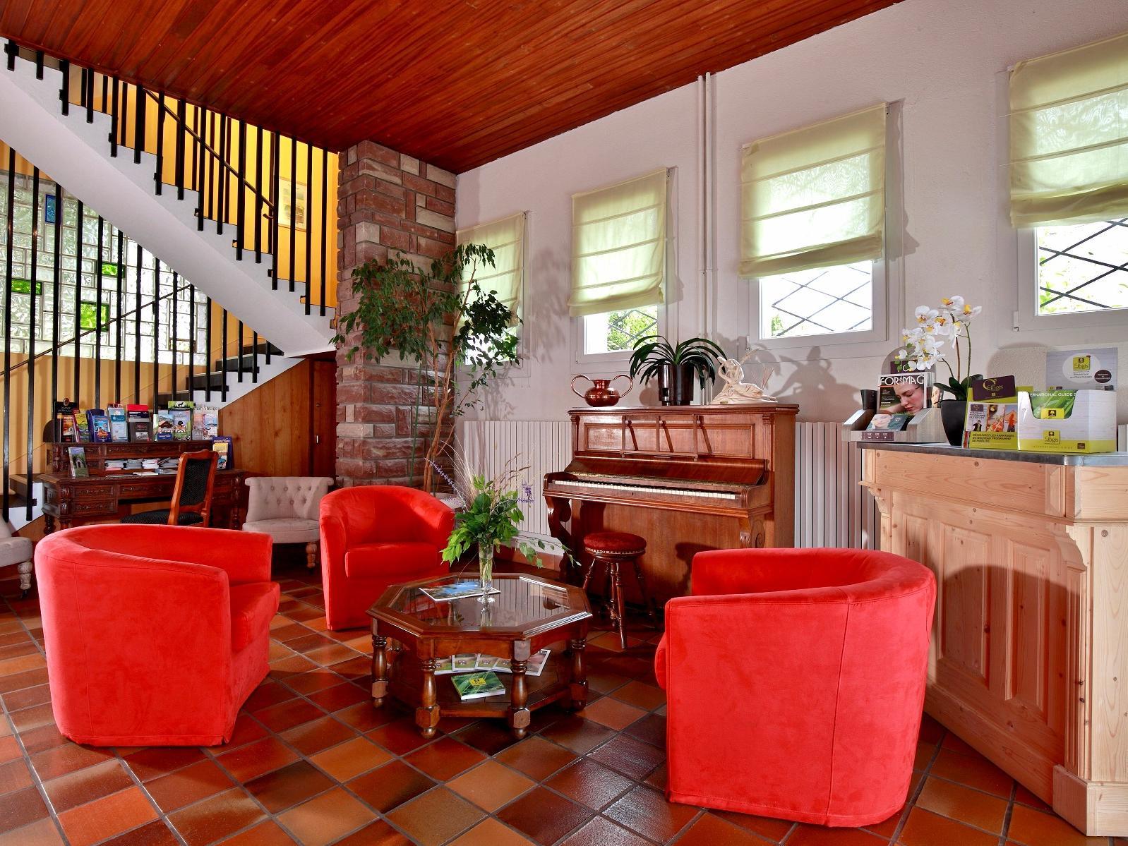 Logis Hotel & Restaurant Des Lacs Celles-sur-Plaine 외부 사진