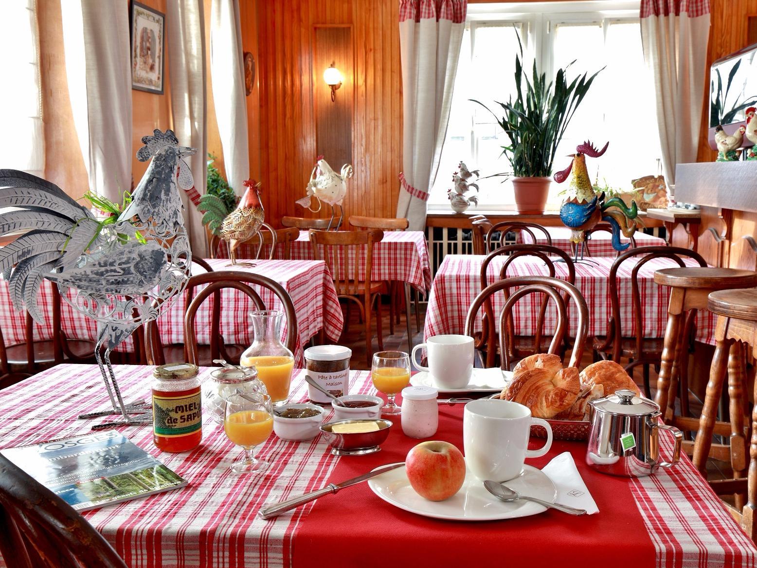 Logis Hotel & Restaurant Des Lacs Celles-sur-Plaine 외부 사진