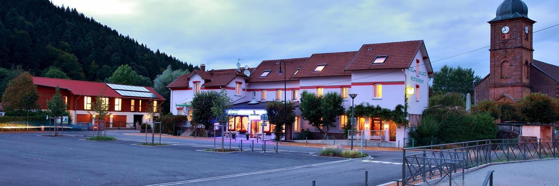 Logis Hotel & Restaurant Des Lacs Celles-sur-Plaine 외부 사진