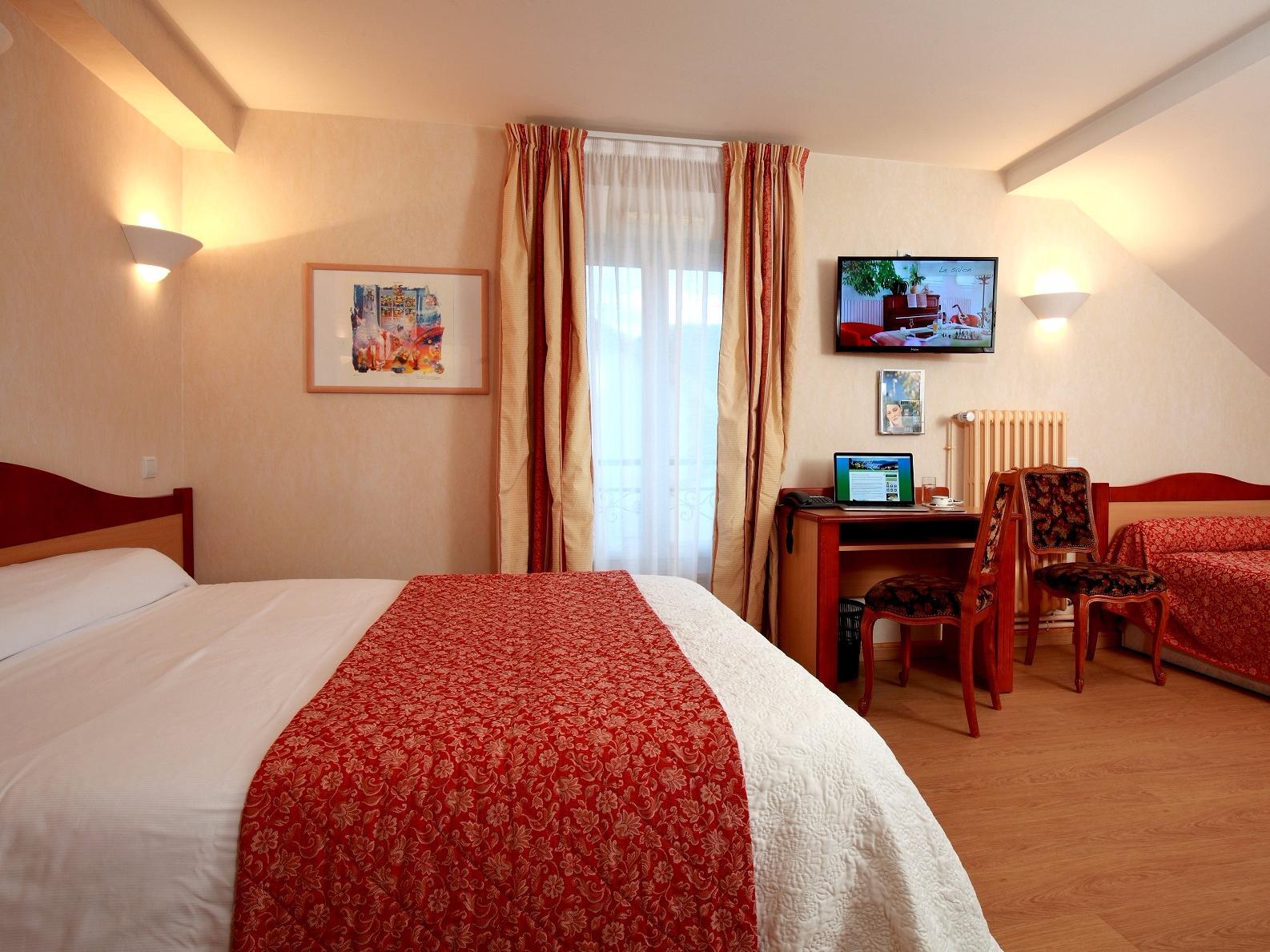 Logis Hotel & Restaurant Des Lacs Celles-sur-Plaine 외부 사진