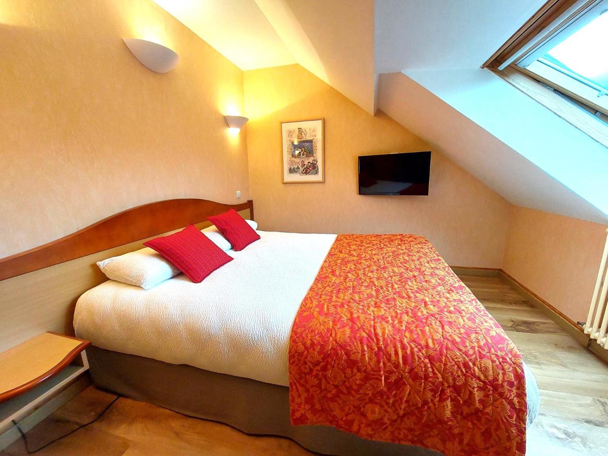 Logis Hotel & Restaurant Des Lacs Celles-sur-Plaine 외부 사진